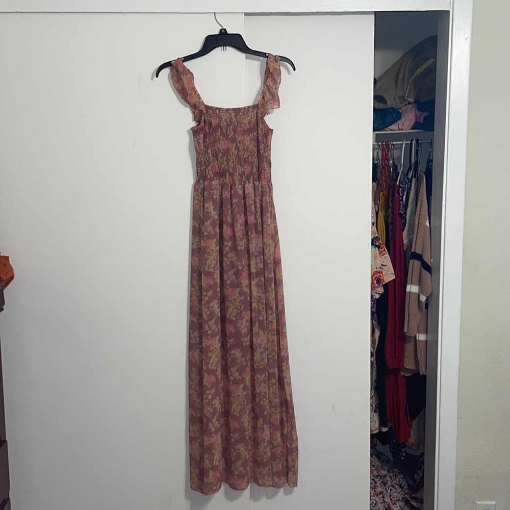 Beautiful floral maxi dress . Size XL